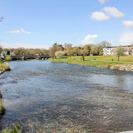 River View 2 Bridge Street *