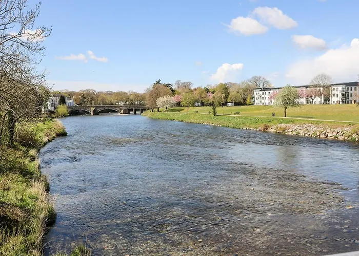 River View 2 Bridge Street *