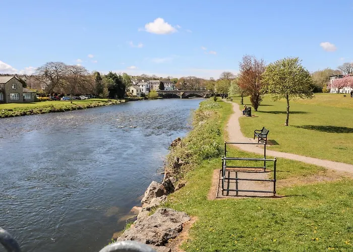 River View 2 Bridge Street *