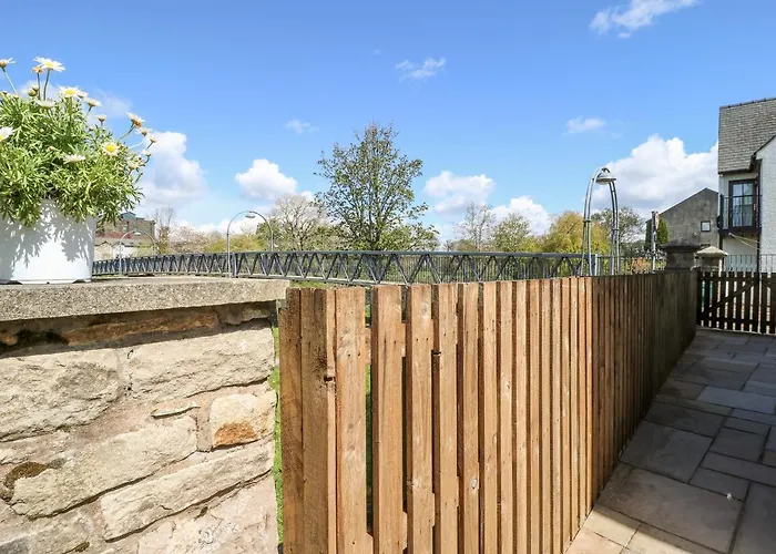 Hotel River View 2 Bridge Street *